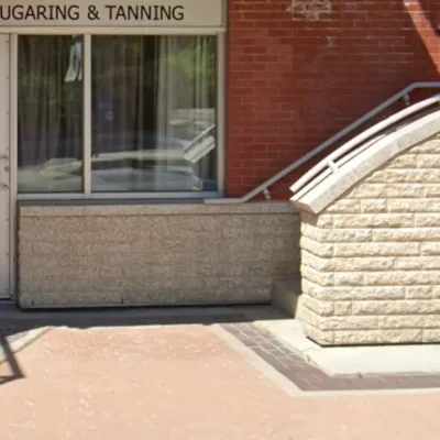 Body sugaring and tanning shop entrance